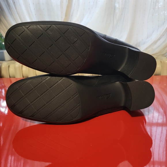 Clarks Black Booties 10M - Picture 6 of 7